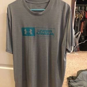 Under amour men’s tshirt